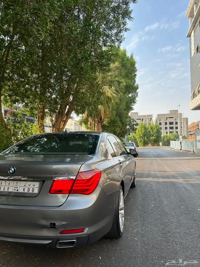 بي ام دبليو 730Li 7