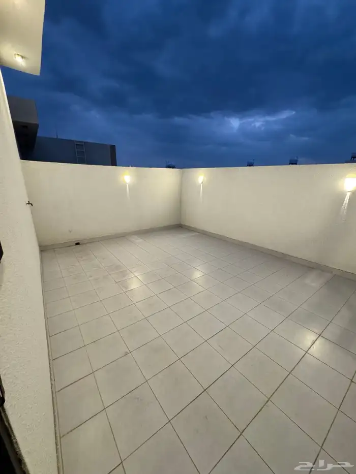 للبيع بالمحاله روف علوي بمدخل سياره تشطيب vip 31