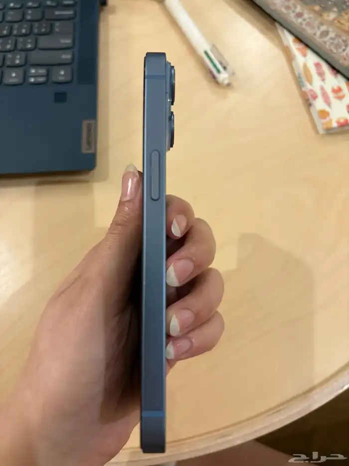 ايفون 14 ازرق 1