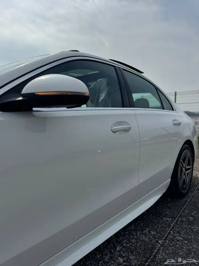 مرسيدس C200 موديل 2025(اصفار) 7