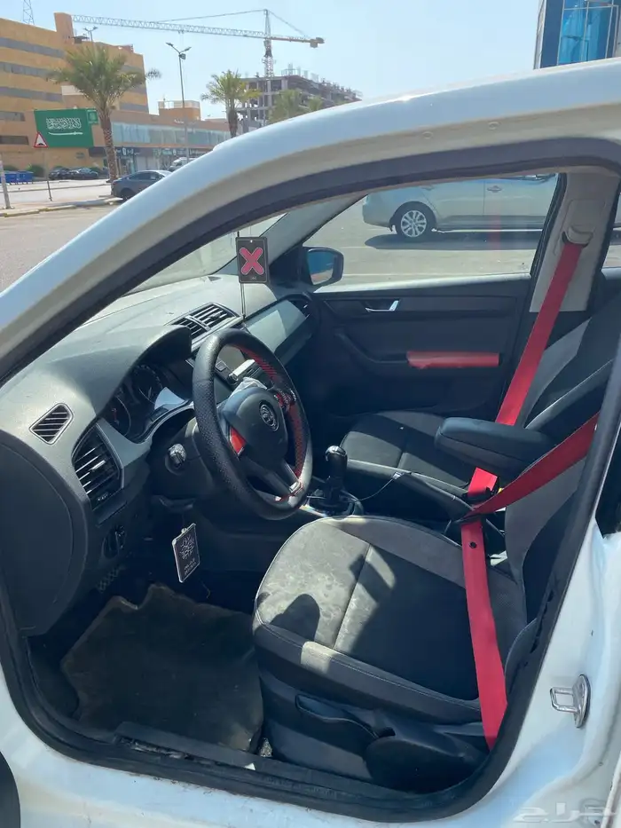 للبيع سكودا فابيا 2018 5