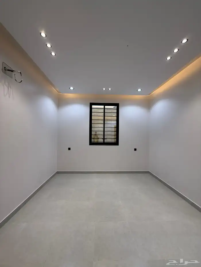 للبيع شقق ارضيه وارواف علويه بأسعار صيدة بموقع مميز بالخميس 28