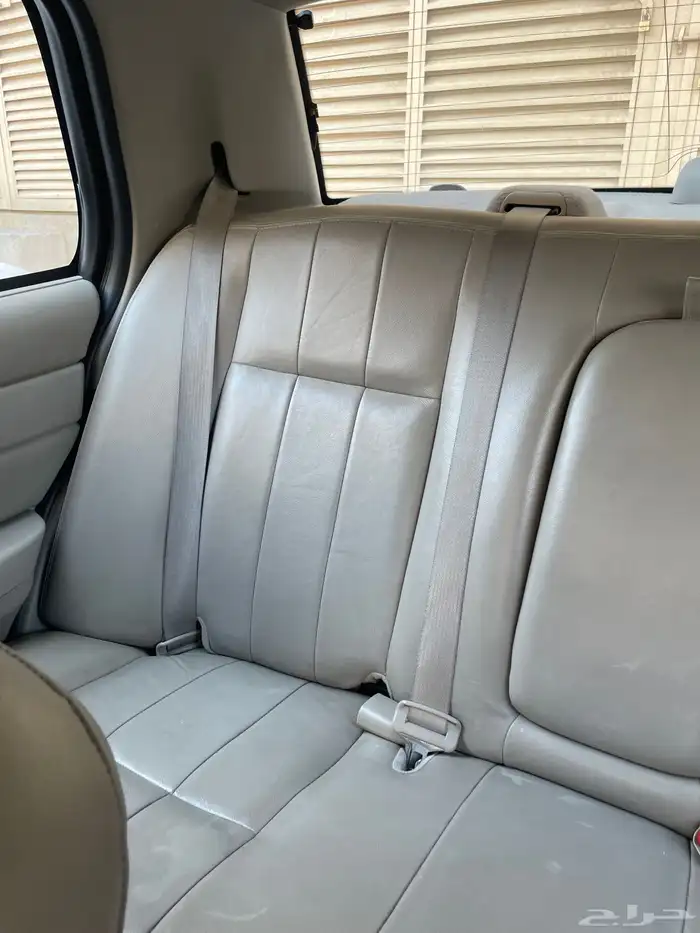 كروان فكتوريا 2011 نظيفة للبيع 1