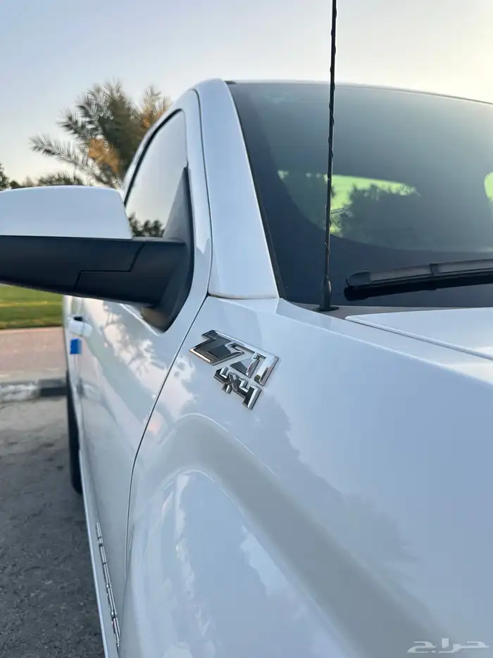 للبيع جمس سييرا 2018 غماره Z71 دبل 4X4 فل 12