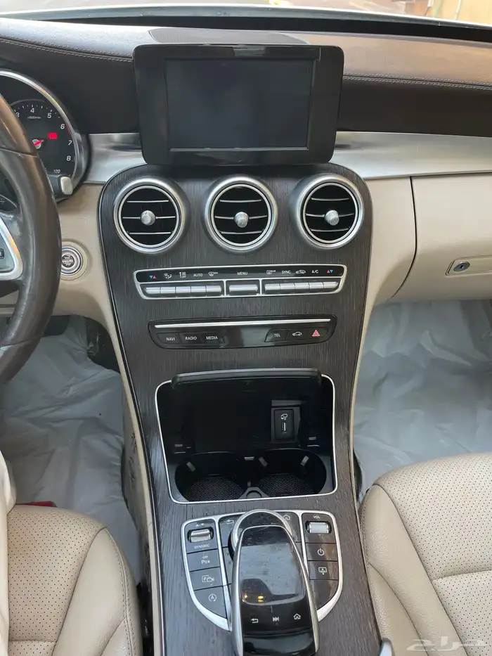 مرسيدس-2019-C200-فل كامل- بنزين- جفالي-قمه النظآفه 18