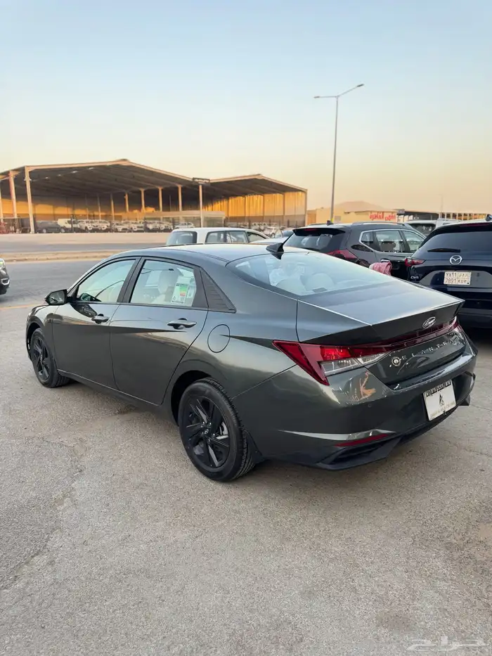 للبيع هيونداي النترا 2023 - سمارت- بحالة الوكاله 4