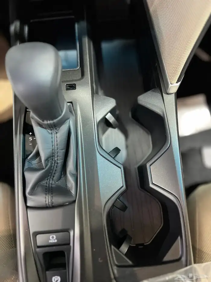 تويوتا   كامري E استاندر بنزين 2025 جديد سعودي 118.450 شامل 15