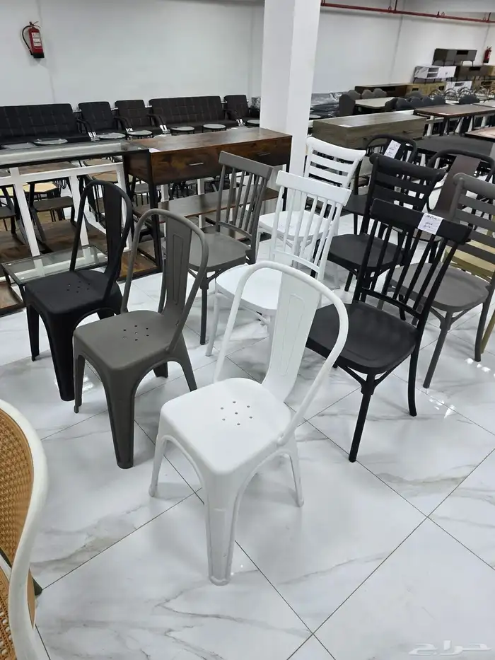 طاولات كافي مع كراسي جاهزة وتفصيل للفنادق والجلسات الخارجية 41