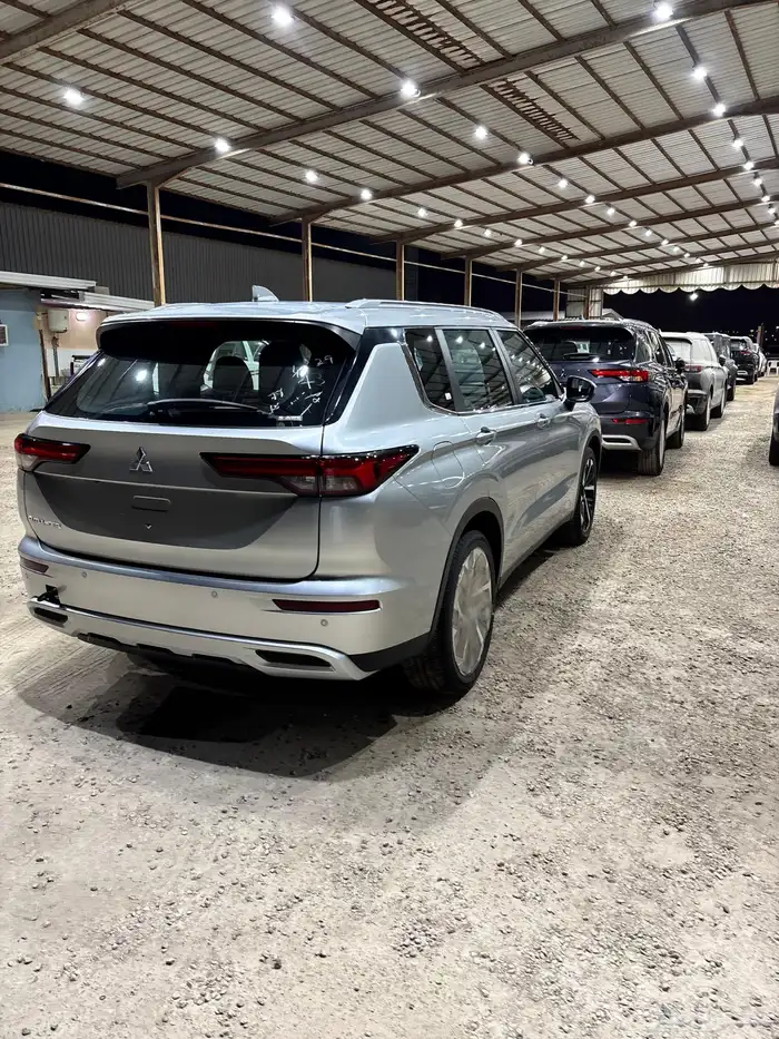 ميتسوبيشي اوتلاندر 2025 نص فل بلس ب 110900 عرض خاص نقاط عميا 2