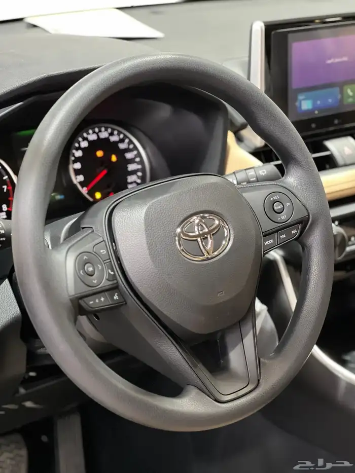 تويوتا   راف فور دفع امامي بنزين 2025جديد سعودي 98.900 شامل 11