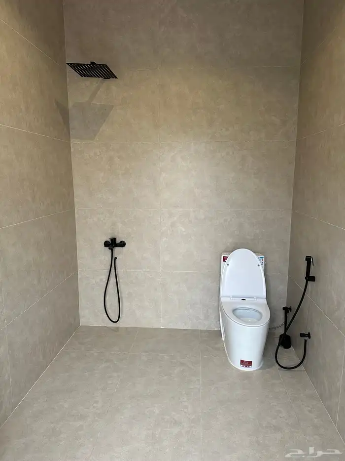 للايجار السنوي شاليه فاخر بالعمارية مساحته 1000 متر 13