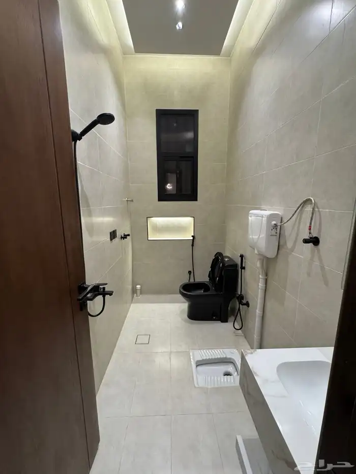 للبيع بالمحاله روف علوي بمدخل سياره تشطيب vip 20