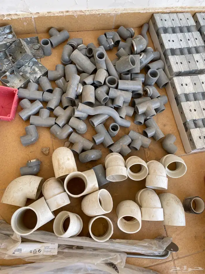 علب حديد ومواد سباكه جديده وادوات لياسه ومراوح شفط 3