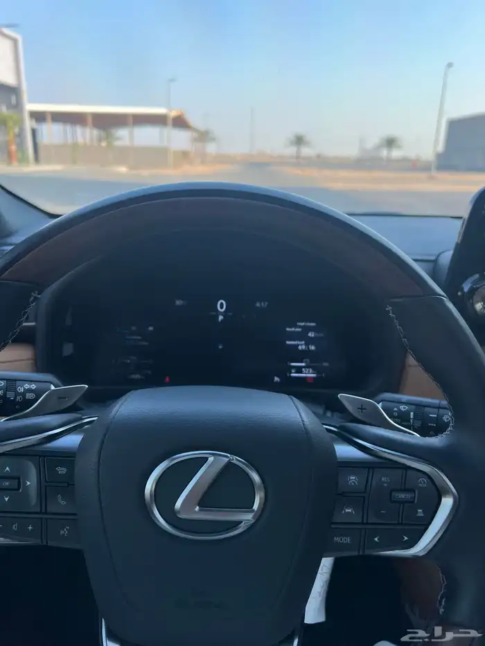 لكزس 2025 وارد الكويت عداد 23 الف فقط 9