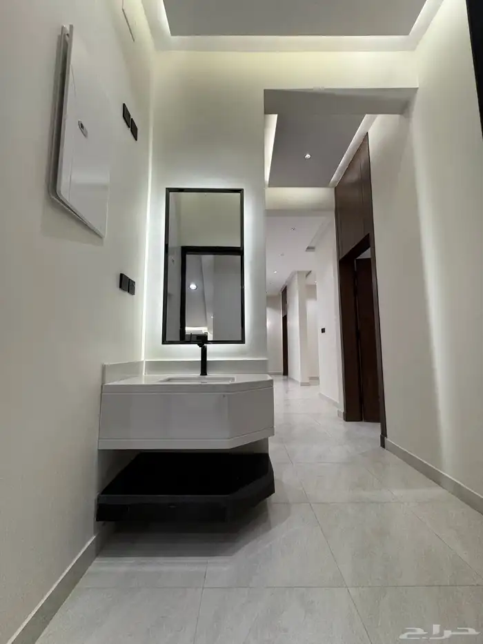 للبيع بالمحاله روف علوي بمدخل سياره تشطيب vip 10