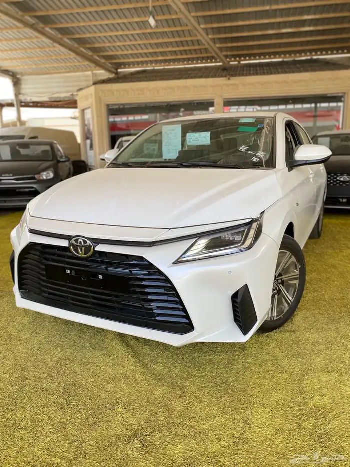 تويوتا يارس 2026 نص فل حساسات أمامية وخلفية مثبت سرعة 0