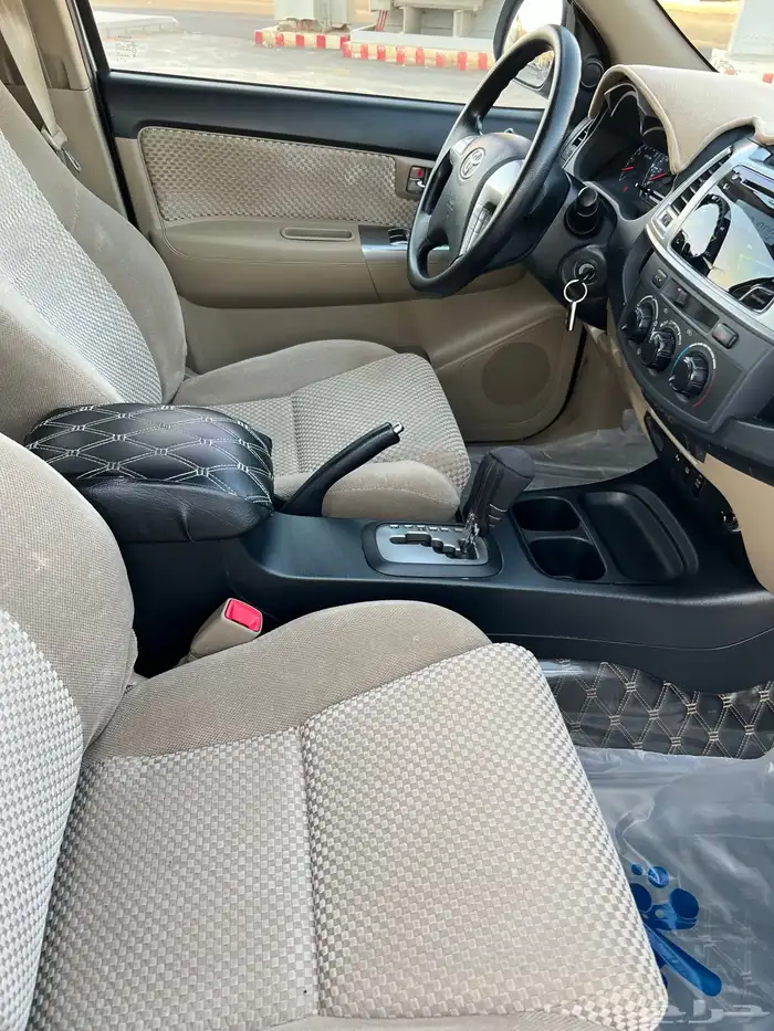 للبيع فورتشنر 2015 مخزن 4 سلندر تماتيك سعودي 32