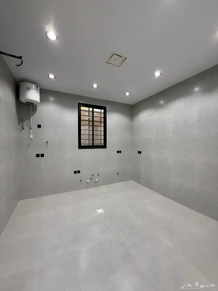 للبيع شقق ارضيه وارواف علويه بأسعار صيدة بموقع مميز بالخميس 31