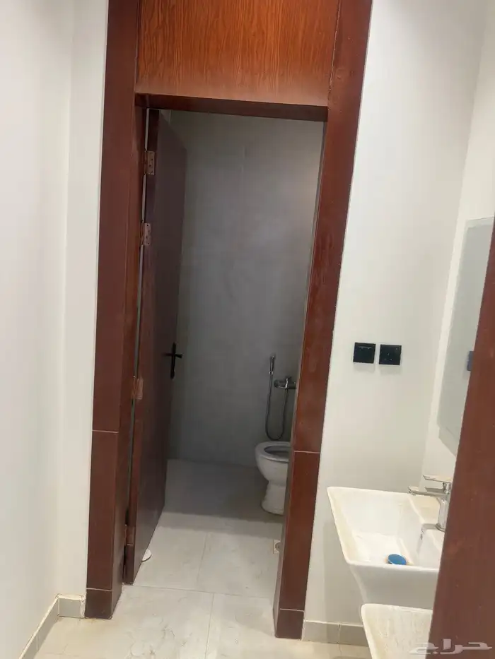 شقه جديده للإيجار بحى النهضه شرق شارع ابن الهيثم 1