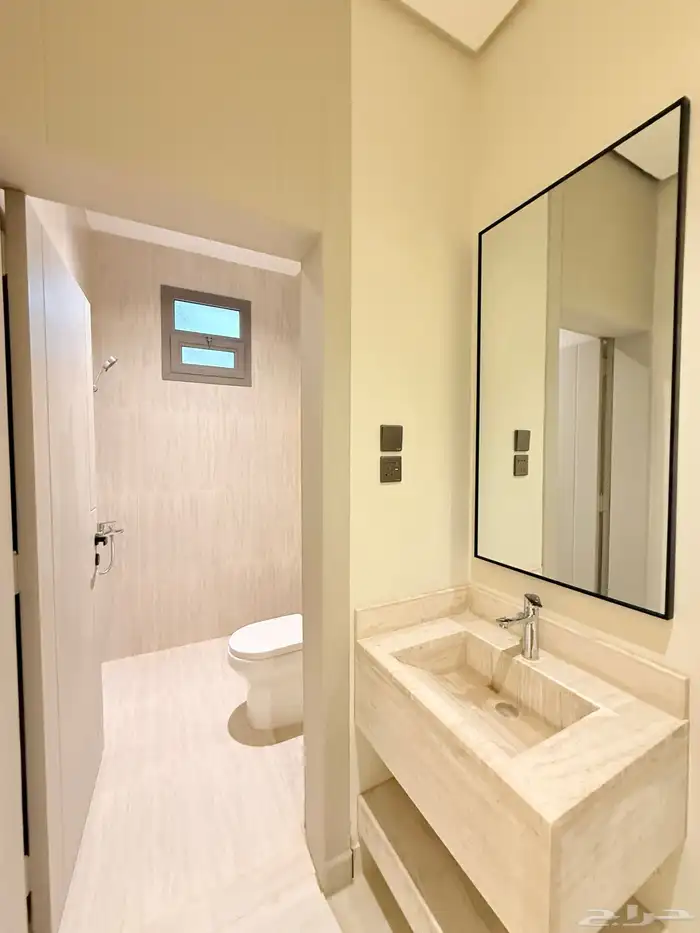 للبيع شقه علويه بسطح خاص بالقرب من نادي ضمك بسعر470الف 9