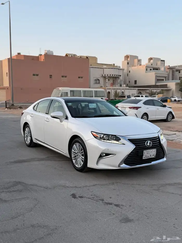 لكزس 2017 ممشى قليل 14