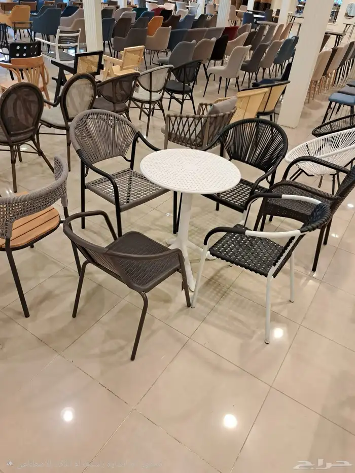 طاولات كافي مع كراسي جاهزة وتفصيل للفنادق والجلسات الخارجية 6