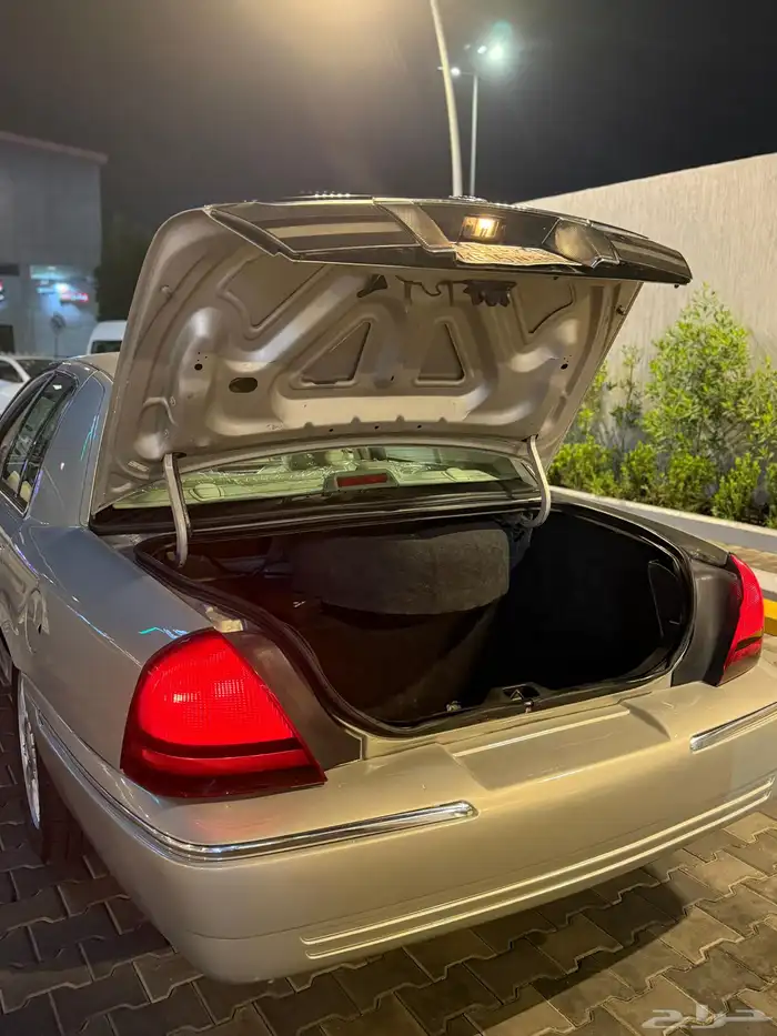 فورد جراند ماركيز 2010 7