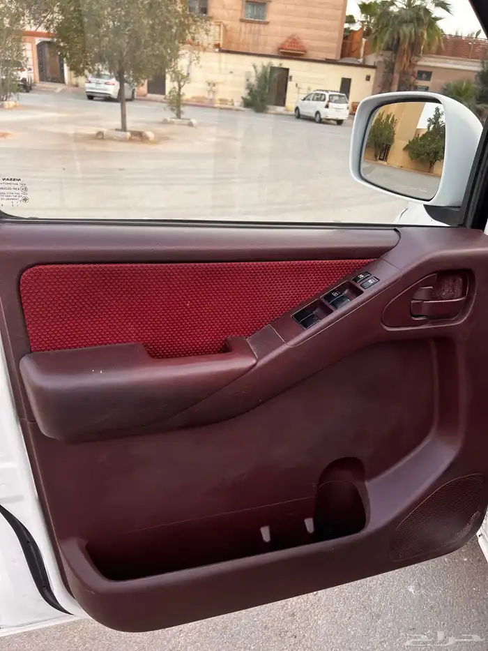 نيسان نافارا 8