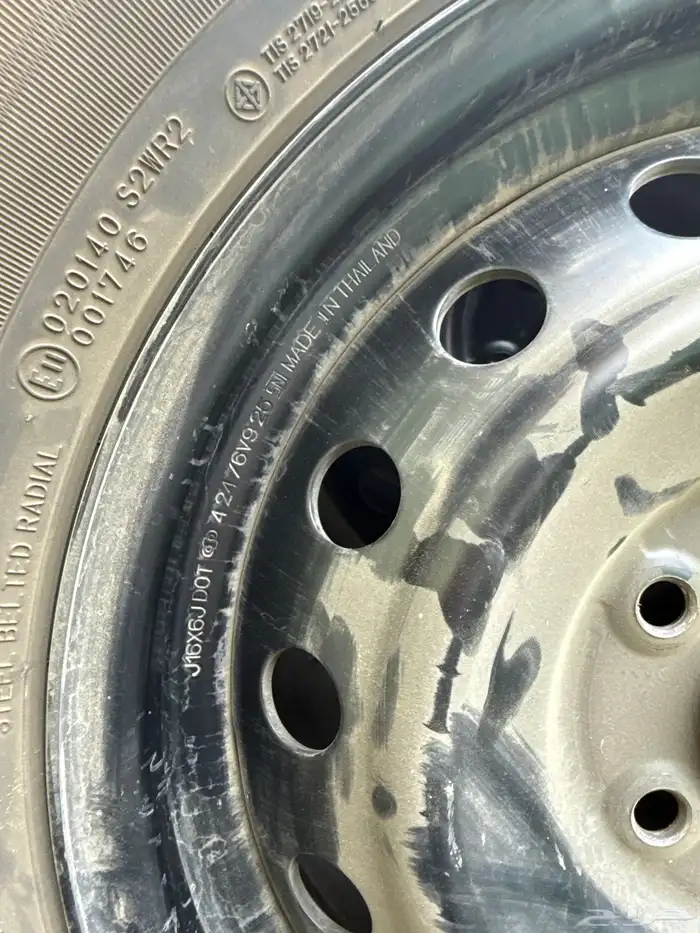 جنوط هايلوكس اصلي وكاله مقاس16 مع الكفرات 1