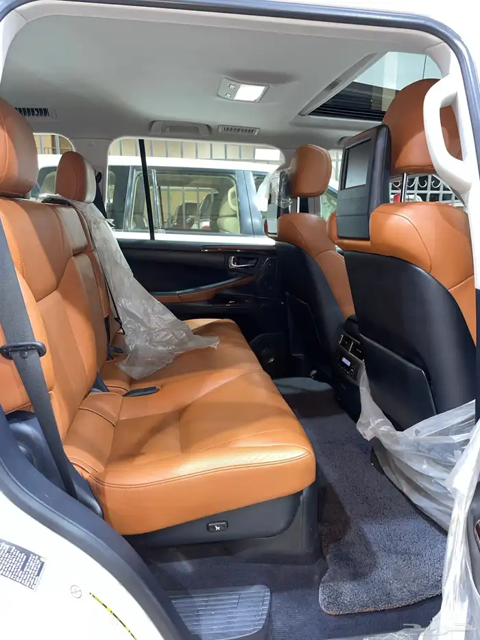 للبيع لكزس LX570 اسبورت 2014 عبداللطيف عداد 89 الف 14