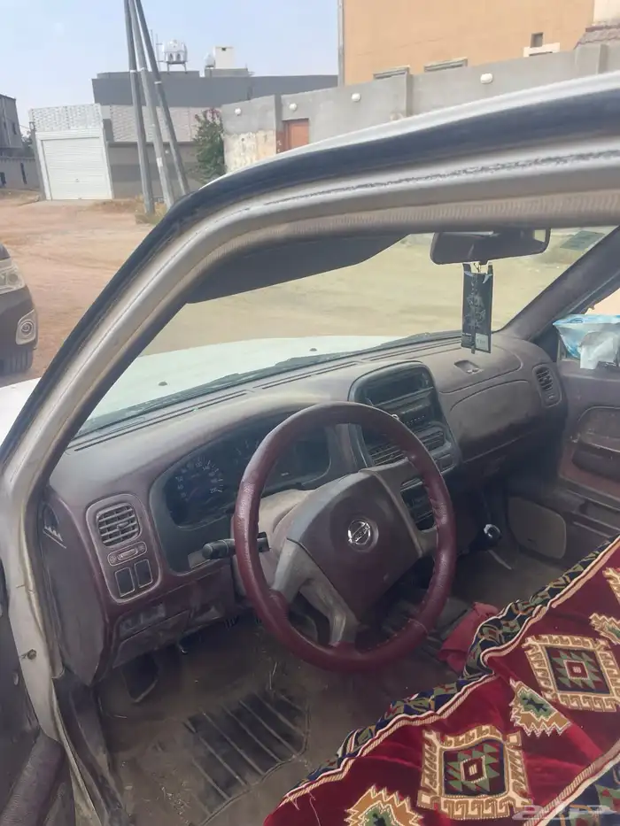 للبيع نيسان مديل 2000 5