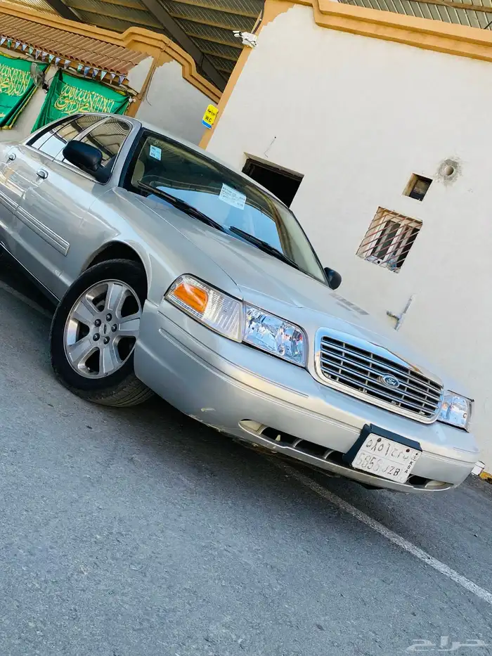 فورد كراون فيكتوريا 2012 1