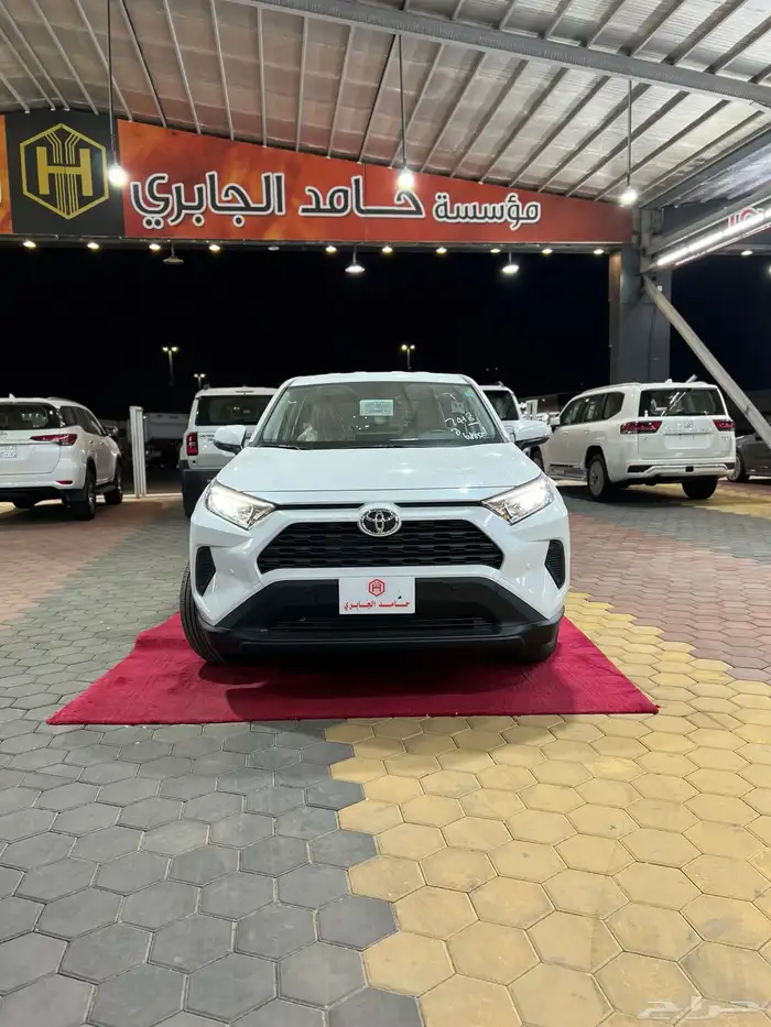 تويوتا   راف فور دفع امامي بنزين 2025جديد سعودي 98.900 شامل 1