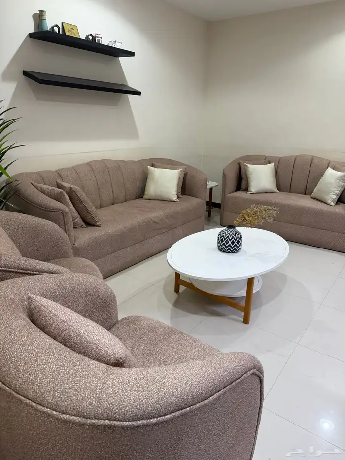 كنب نظيف وجديد تم استلامه من المحل قبل يوم 0