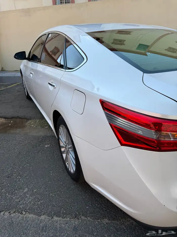 تويوتا افالون فل كامل فئة ليموتد 2013 3