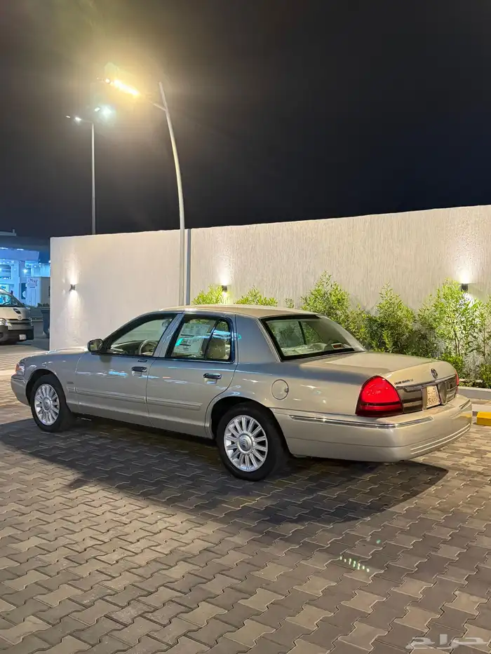 فورد جراند ماركيز 2010 1