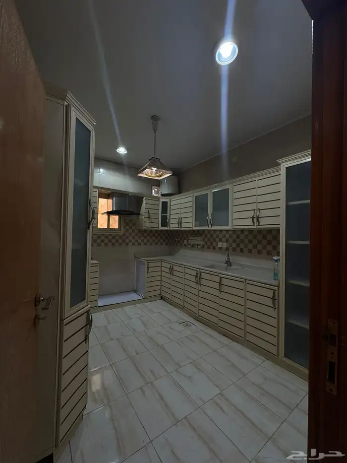 للإيجار شقه بأحد رفيدة شرق ال بريد 2