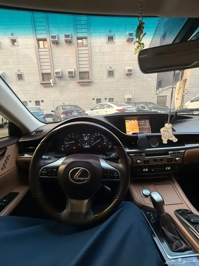 لكزس es350(2016) 13