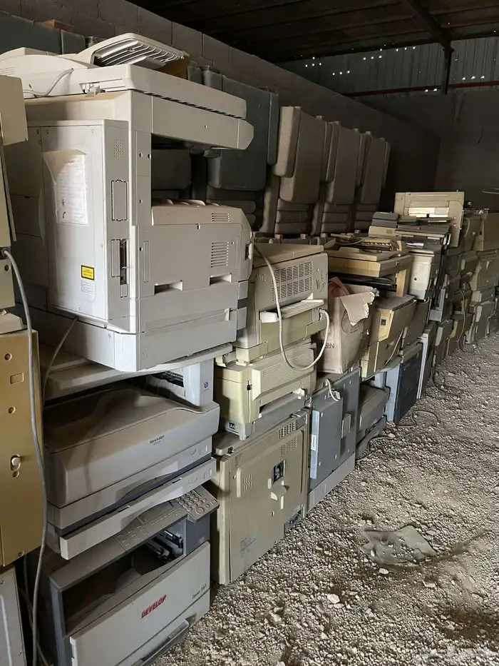 طابعات تصوير وكنب كمية كبيرة 1