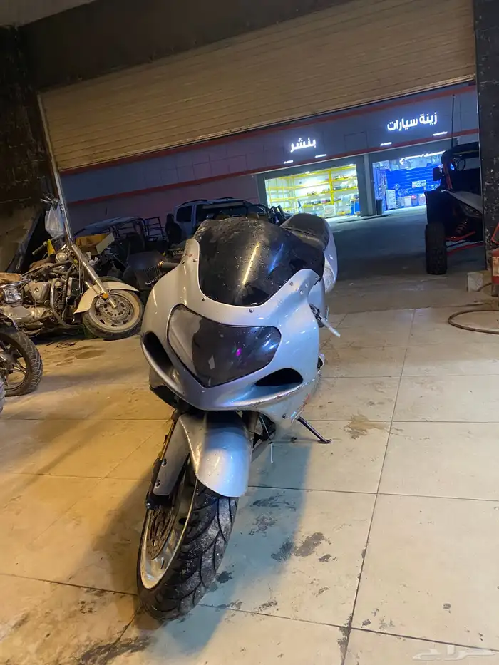 للبيع قطع غيار تشليح دباب سزوكي ريس الف 2