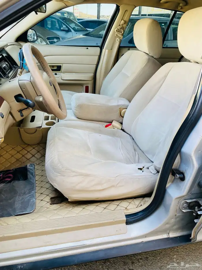 فورد كراون فيكتوريا 2012 11