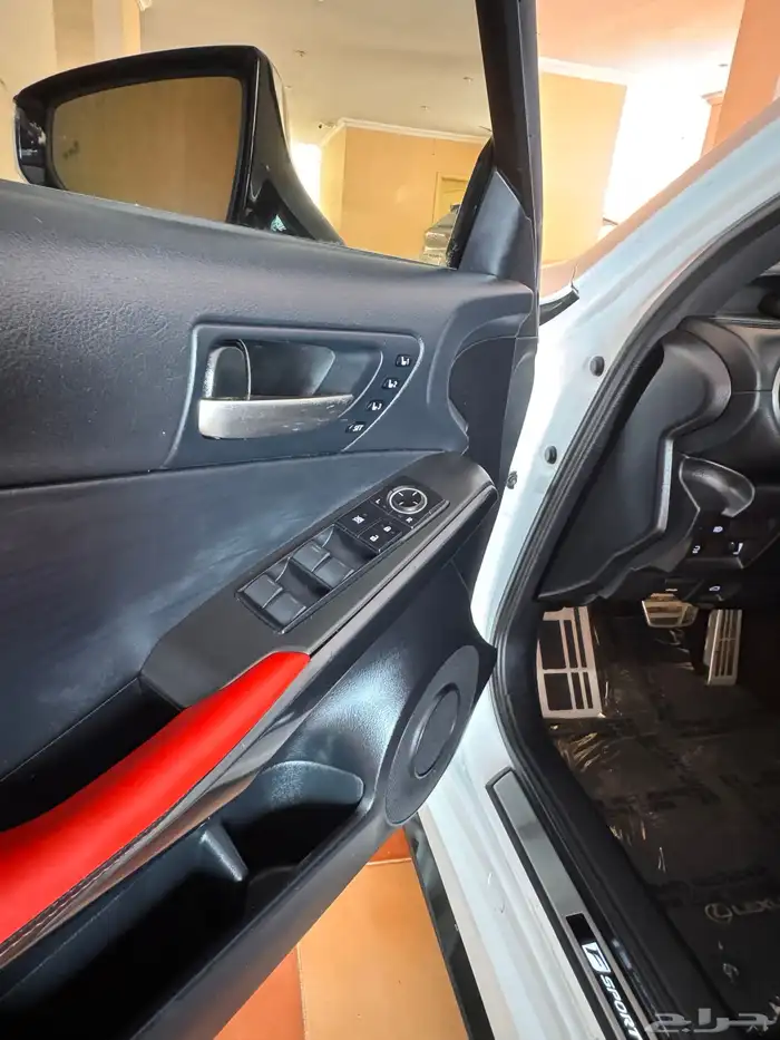 لكزس IS 350 f sport 2023 16