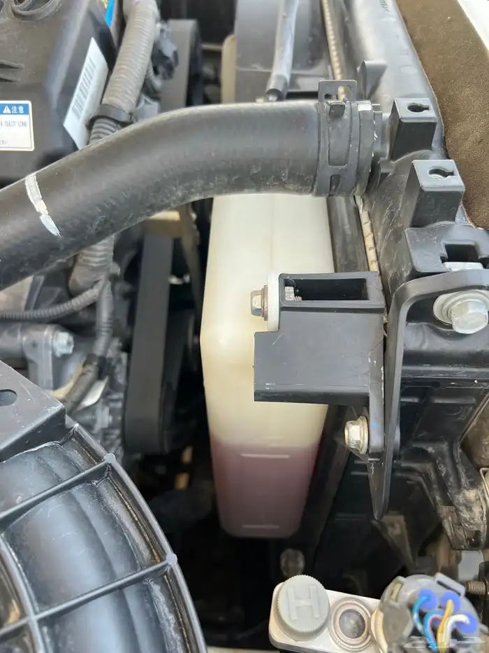 للبيع فورتشنر 2015 مخزن 4 سلندر تماتيك سعودي 51