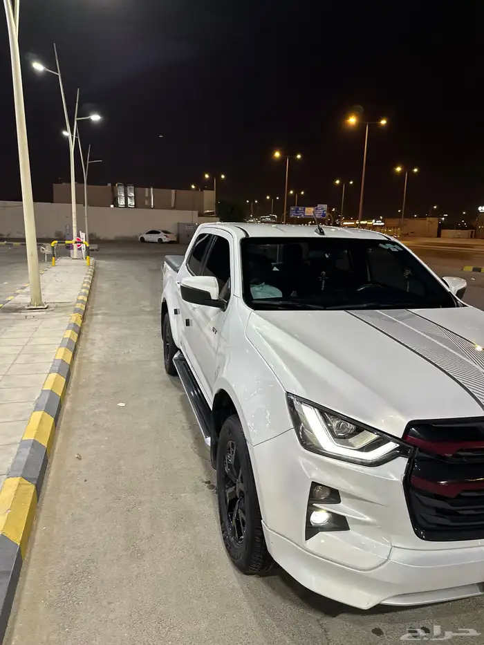 ايسوزو 2023 ديماكس فل جي تي 7