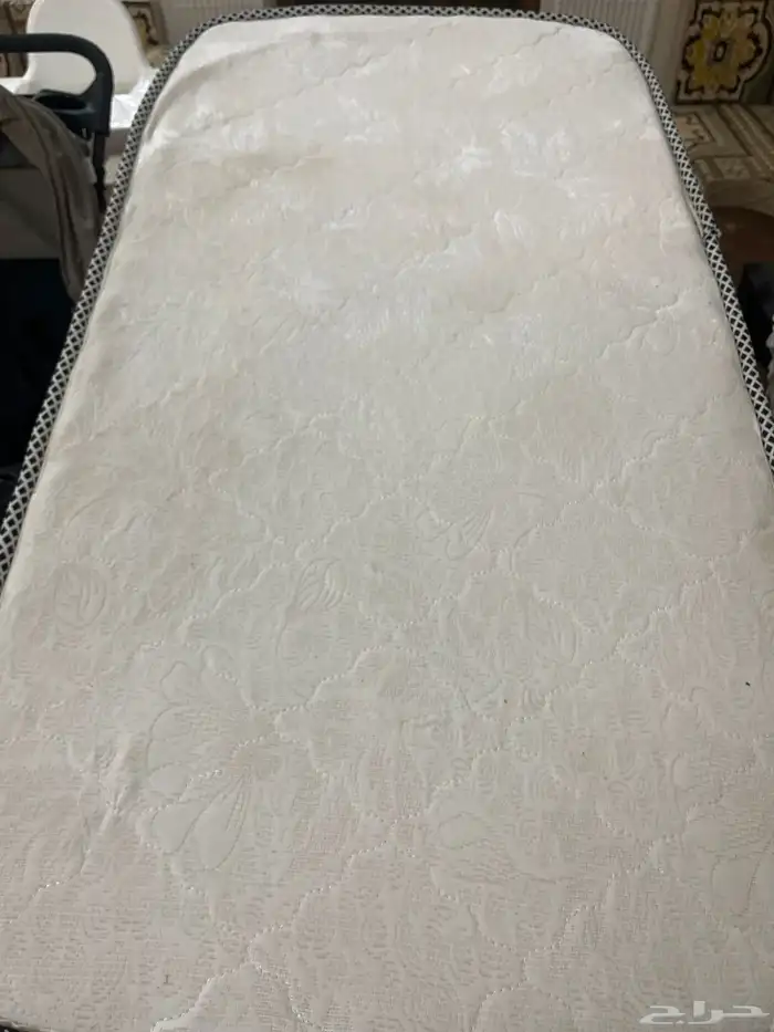 عربات اطفال وكرسي لنوم وكرسي للاكل 1