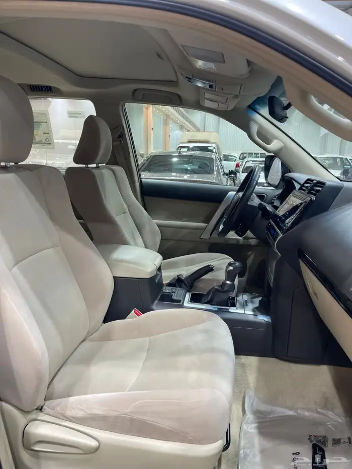 تويوتا برادو V6 موديل 2023 نظيف جدا 7