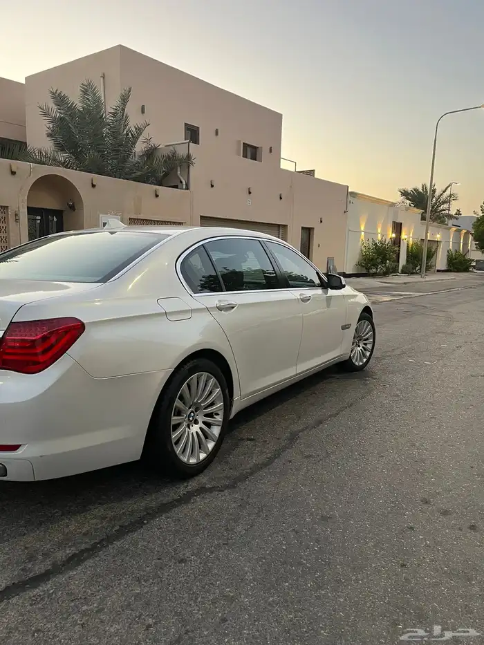 BMW 730 موديل 2012 8