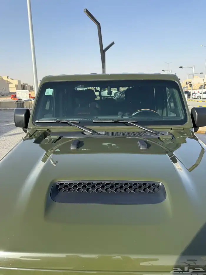 جيب قلاديتور Jeep Gladiator 2023 12