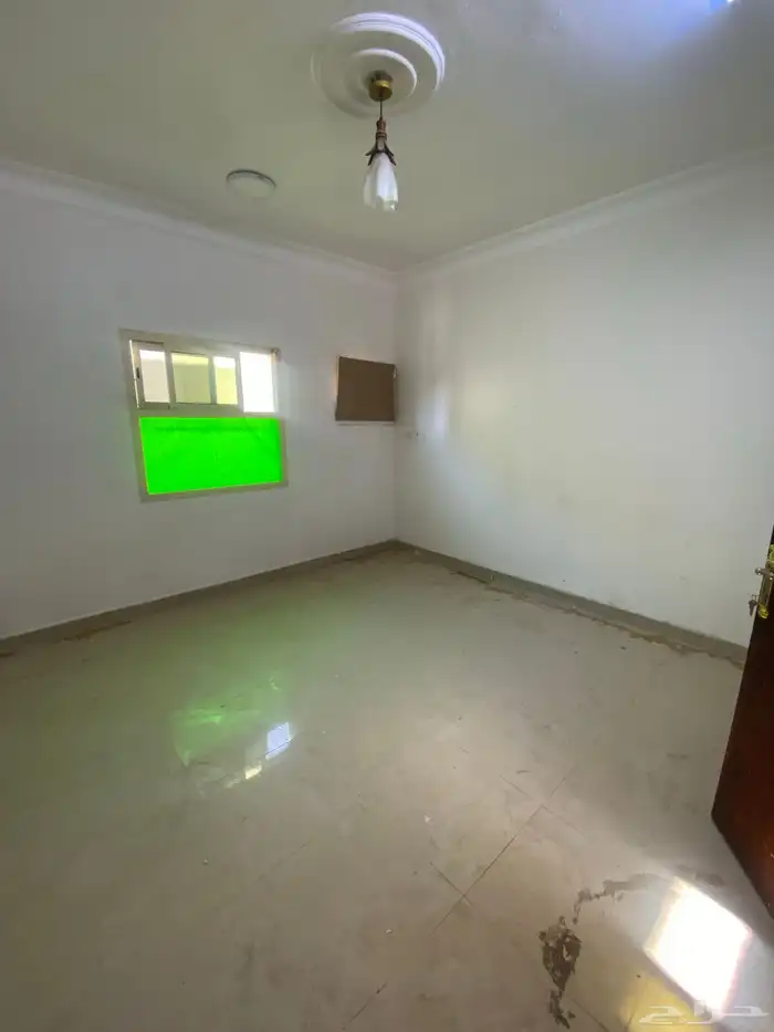 شقه للإيجار بحي طيبه 5