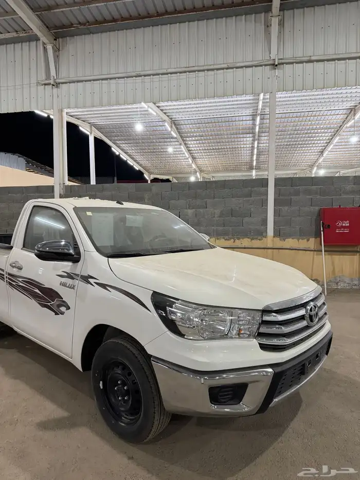 هايلوكس غماره 2023 فل كامل بنزين 8